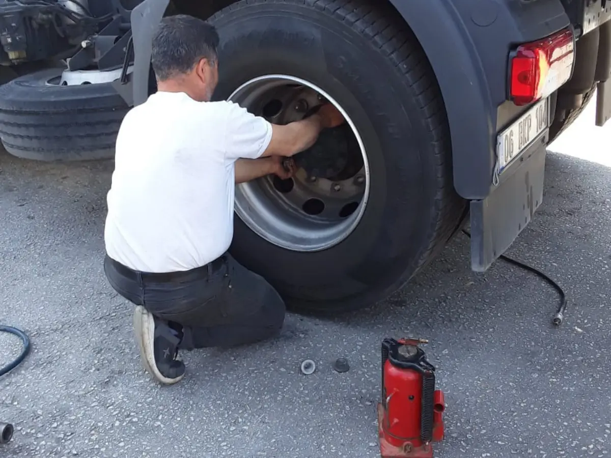 Tepebaşı Oto Lastikçi